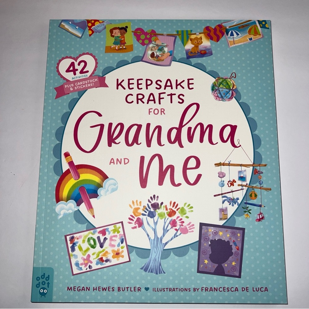 Keepsake Crafts for Grandma and Me  42 activities plus cardstock & stickers NEW